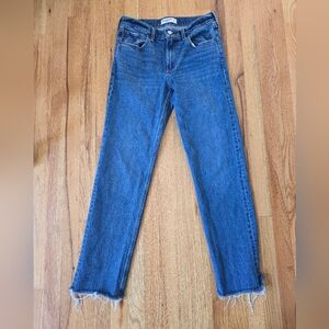 Abercrombie & Fitch 90’s Straight Mid-Rise Jeans 28 / 6R
